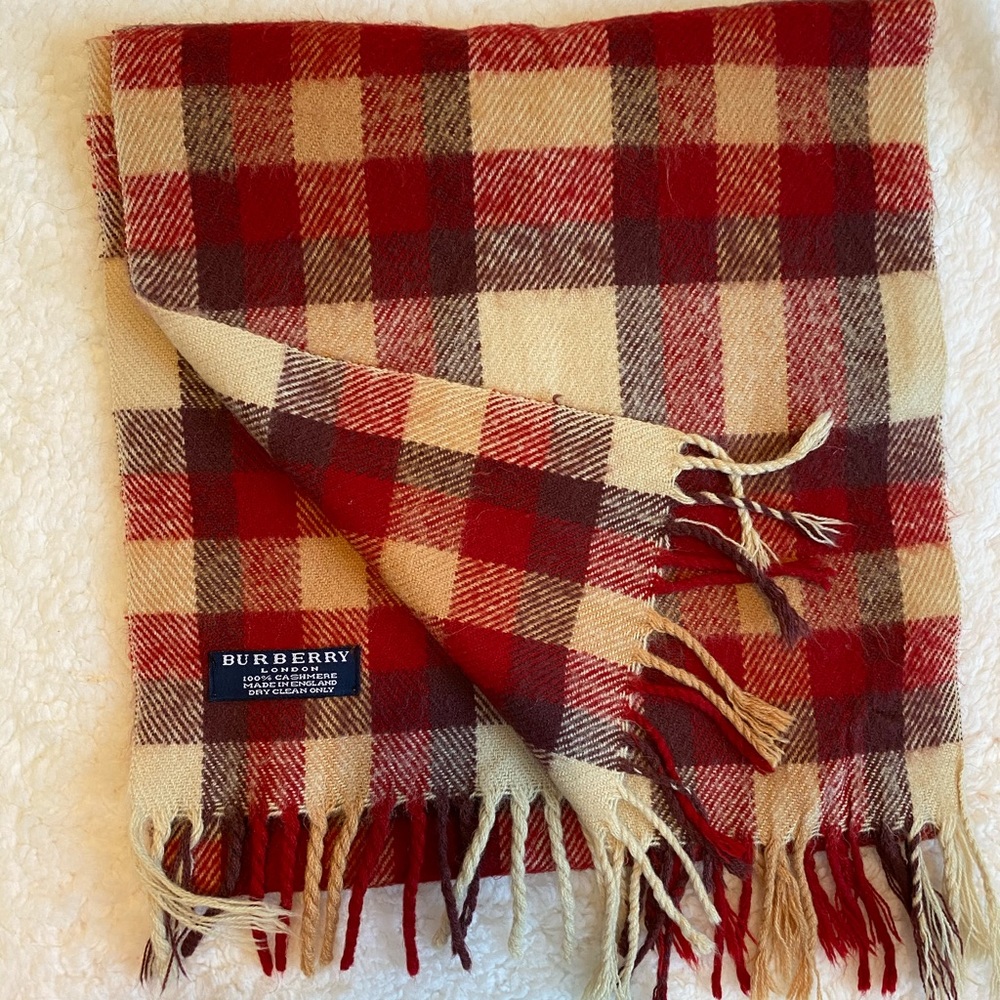 ✨ 🧣 Burberry  100% cashmere Scarf ✨
